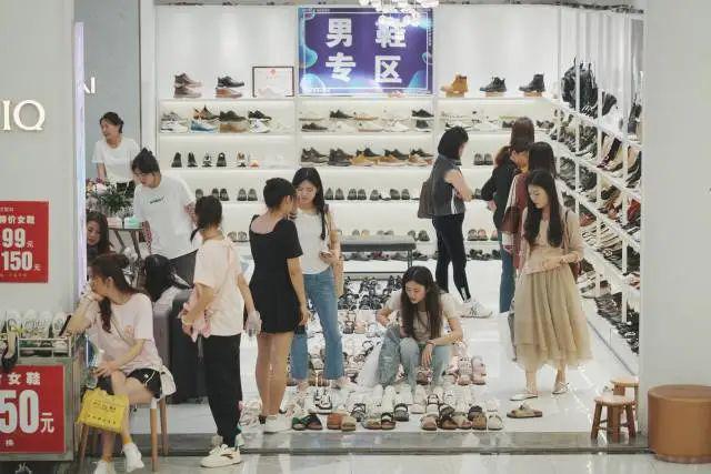 荔湾站西时尚商圈早已next levelj9国际行业观察 从专业市场到展贸中心(图3)